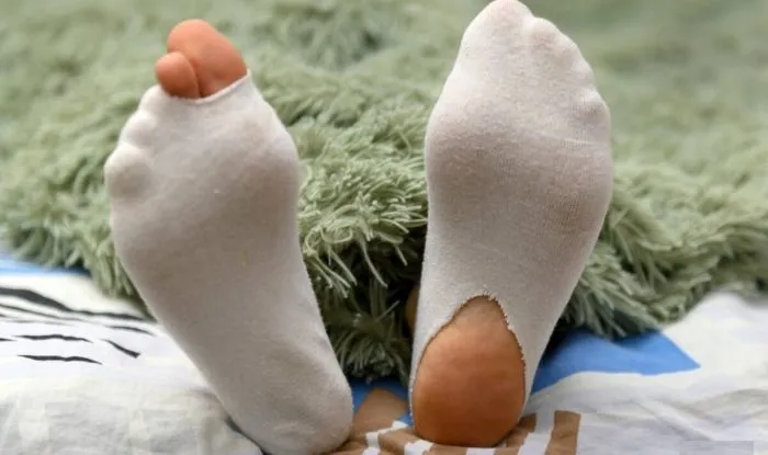 Почему рвутся носки?