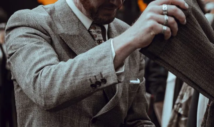 7 вещей мужского гардероба, которые пришли к нам из прошлого